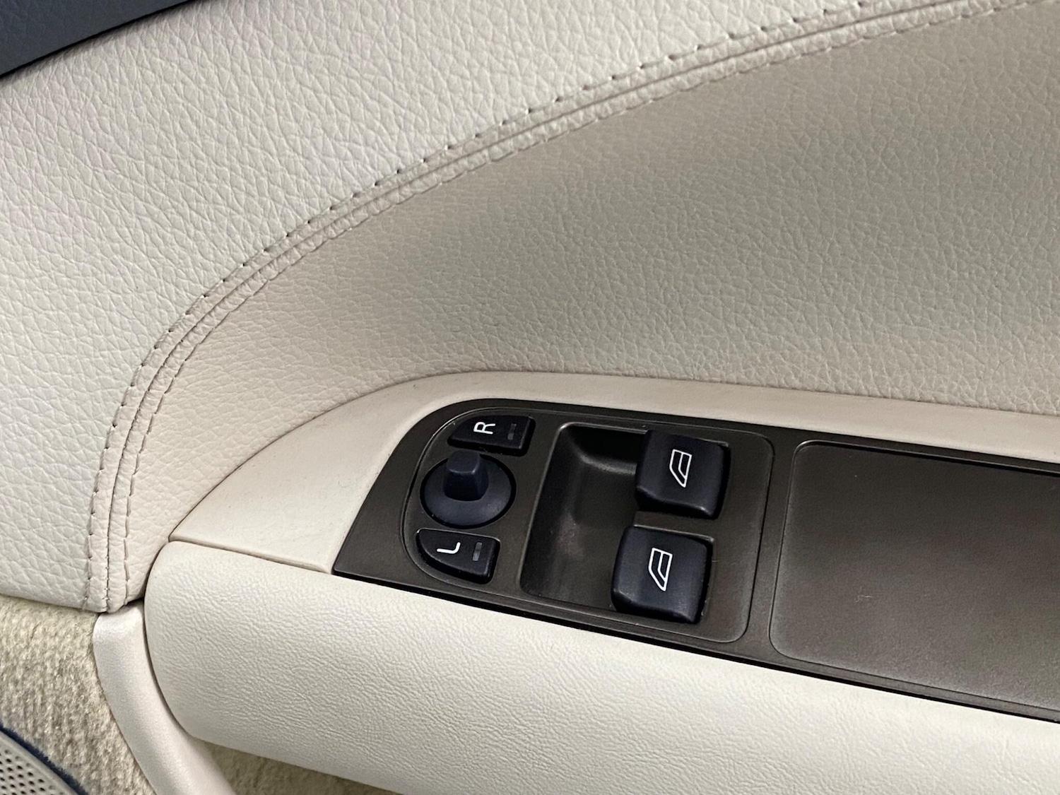 Used Jaguar XKR 2007 for sale - 78190350: Photo 35