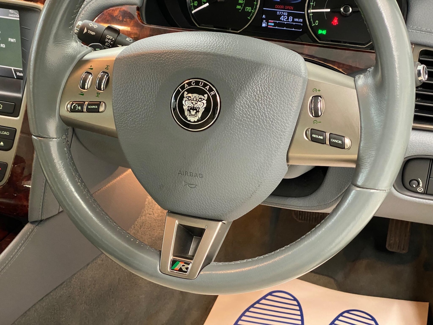 Used Jaguar XKR 2007 for sale - 78190350: Photo 4