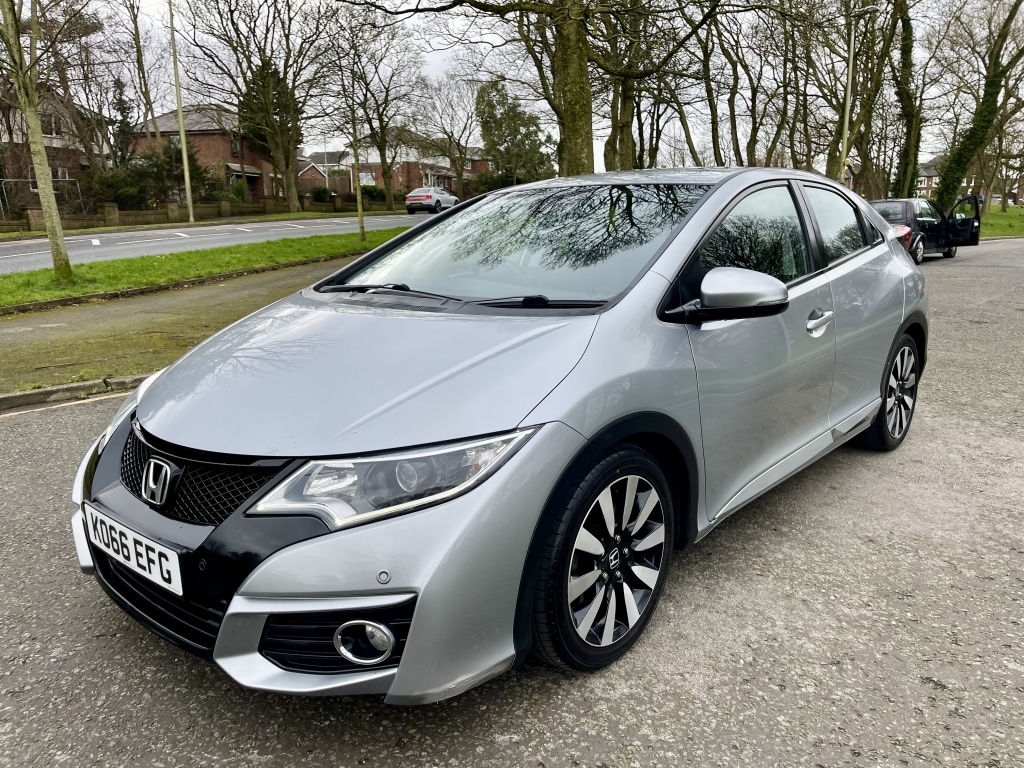 Used Honda Civic 2017 for sale - 77640429: Photo 3