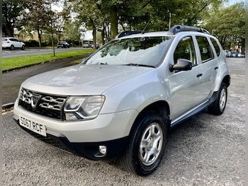 Used Dacia Duster 2017 for sale - 76070559: Photo