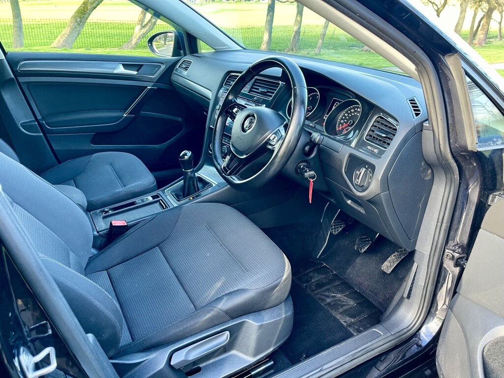 Used Volkswagen Golf 2017 for sale - 77896975: Photo 10