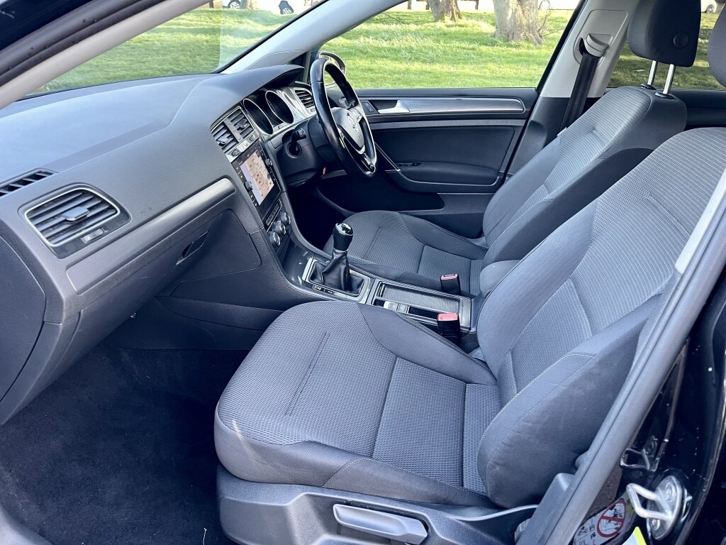 Used Volkswagen Golf 2017 for sale - 77896975: Photo 14