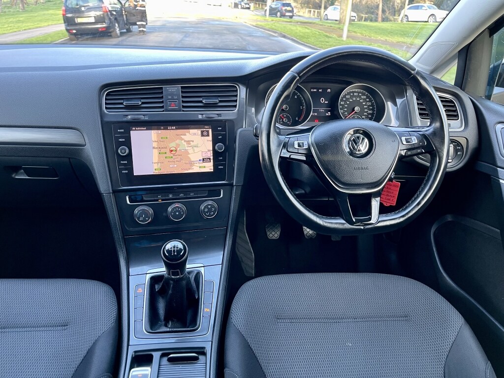 Used Volkswagen Golf 2017 for sale - 77896975: Photo 16