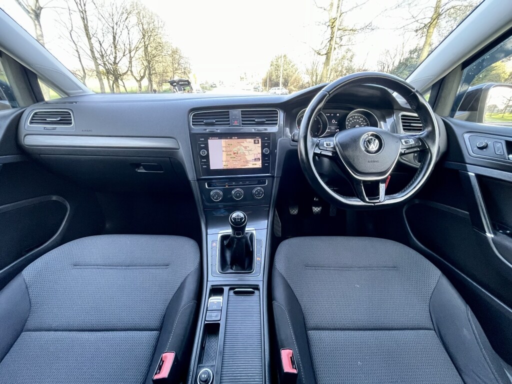 Used Volkswagen Golf 2017 for sale - 77896975: Photo 17