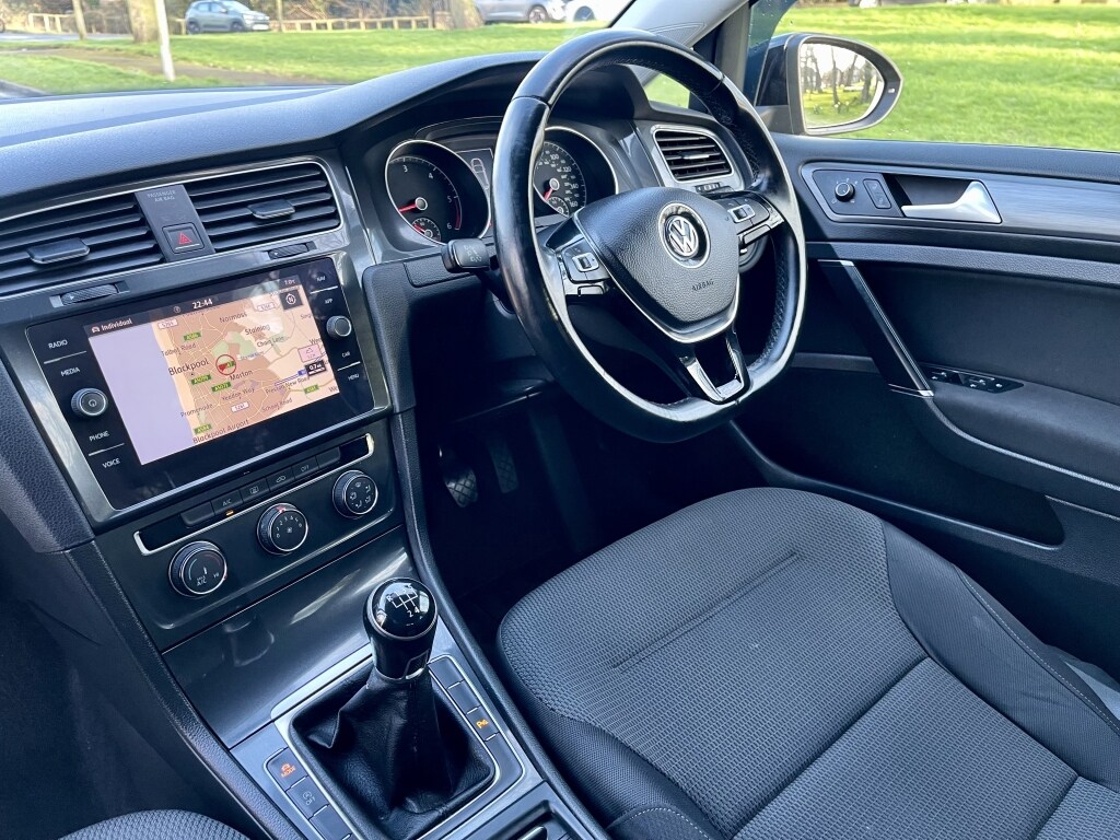 Used Volkswagen Golf 2017 for sale - 77896975: Photo 18