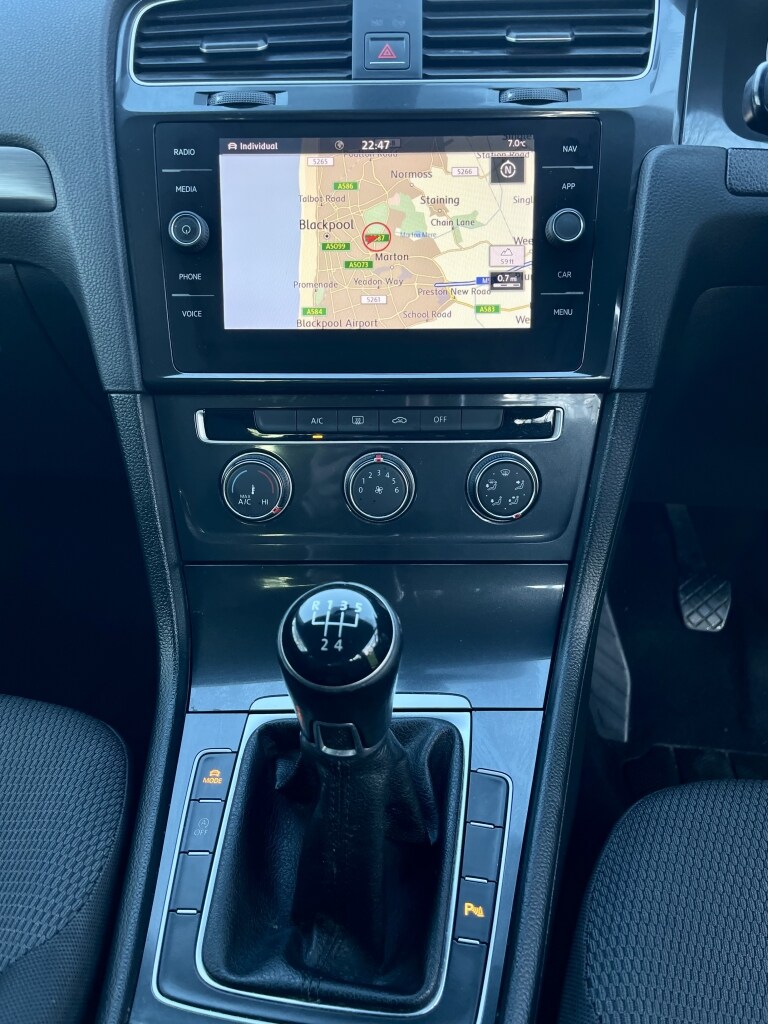 Used Volkswagen Golf 2017 for sale - 77896975: Photo 21