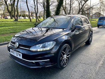 Used Volkswagen Golf 2017 for sale - 77896975: Photo