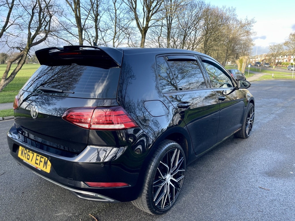 Used Volkswagen Golf 2017 for sale - 77896975: Photo 5