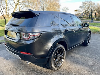 Used Land Rover Discovery Sport 2018 for sale - 76687515: Photo