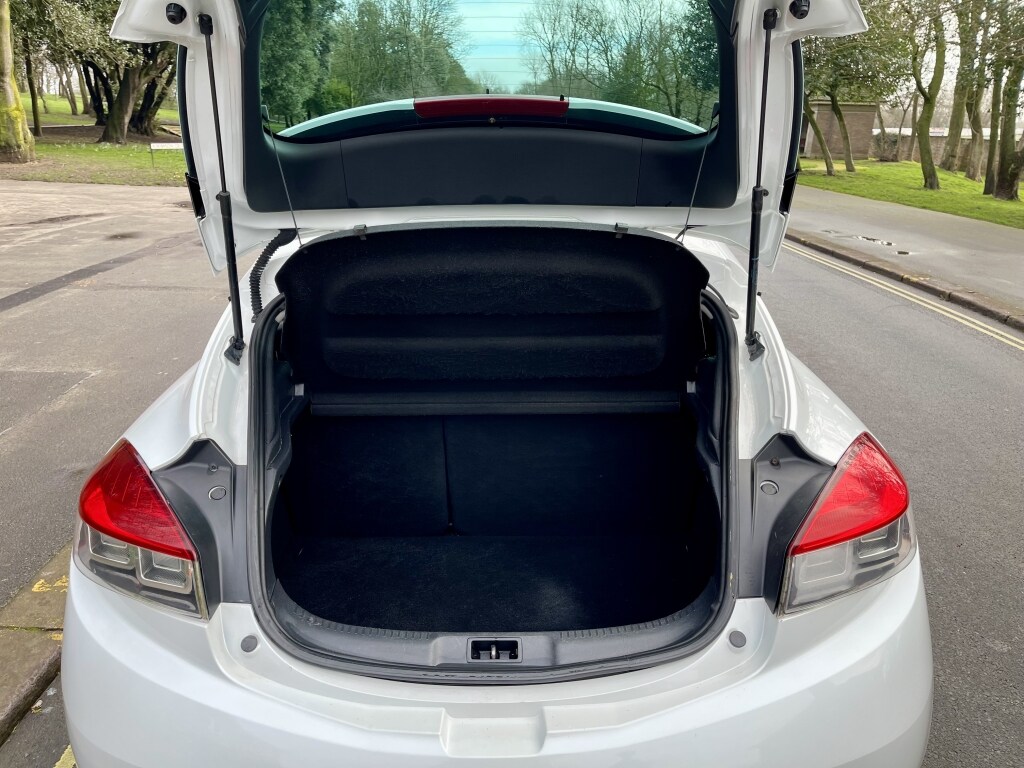 Used Renault Megane 2014 for sale - 77635975: Photo 9