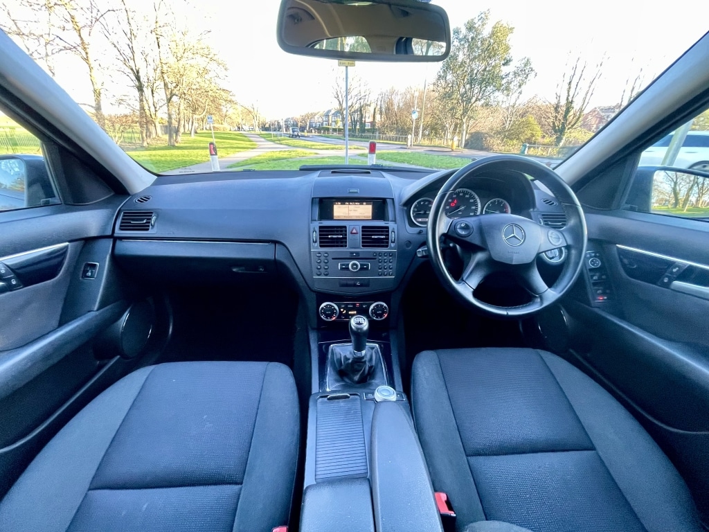 Used Mercedes-Benz C Class 2010 for sale - 77094700: Photo 11