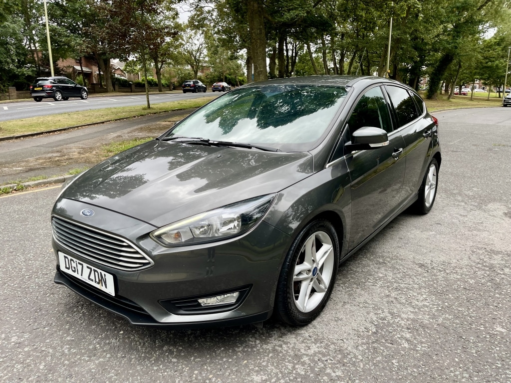 Used Ford Focus 2017 for sale - 76611155: Photo 2