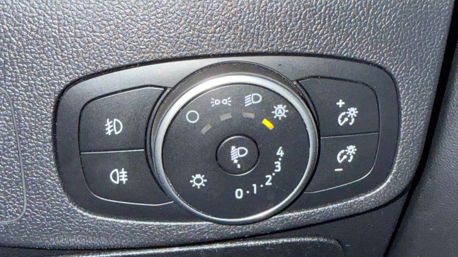 Used Ford Focus 2020 for sale - 76827715: Photo 18