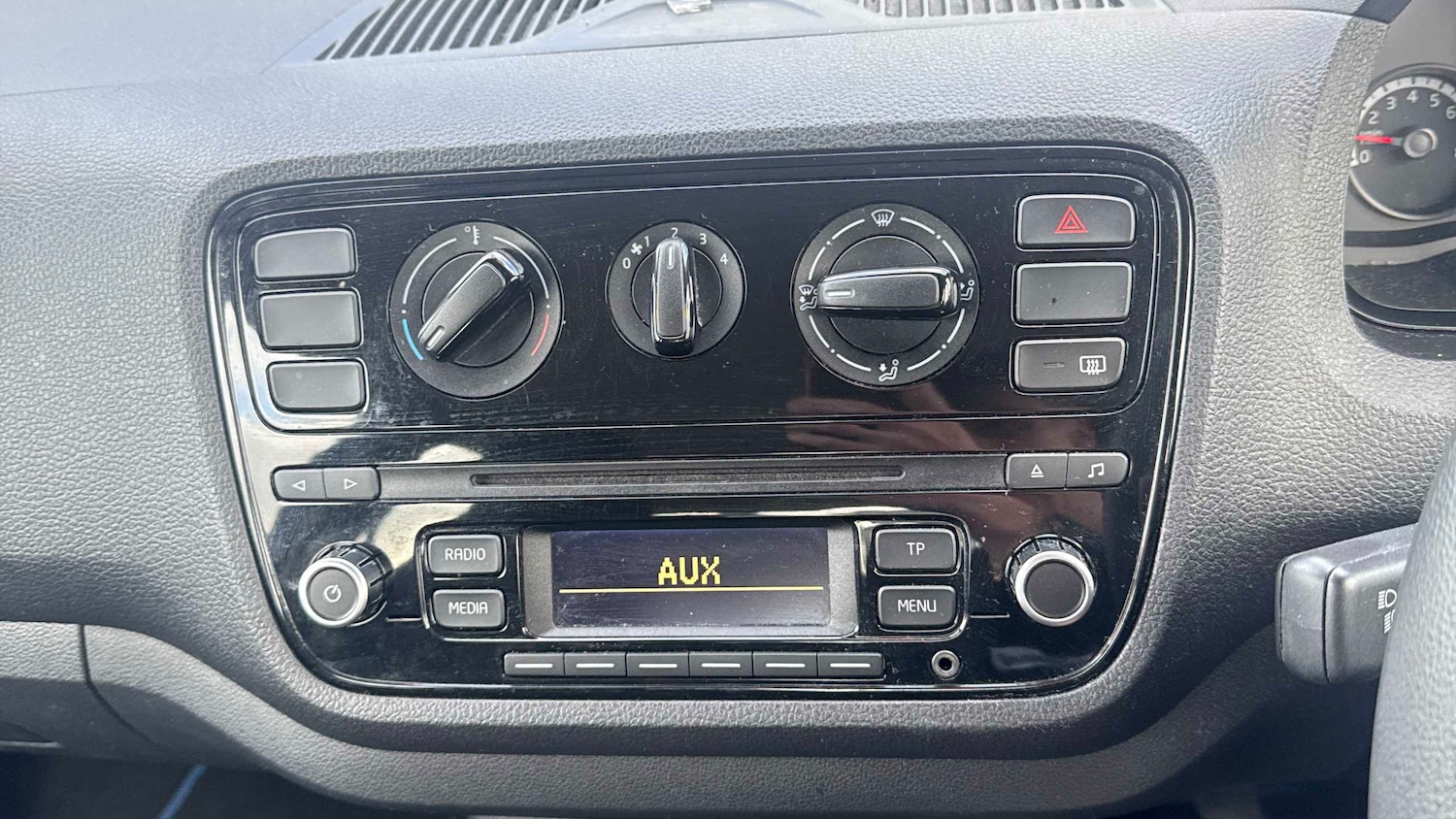 Used Volkswagen up! 2014 for sale - 78187800: Photo 17