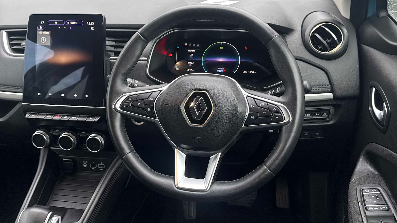 Used Renault Zoe 2023 for sale - 77397934: Photo 3