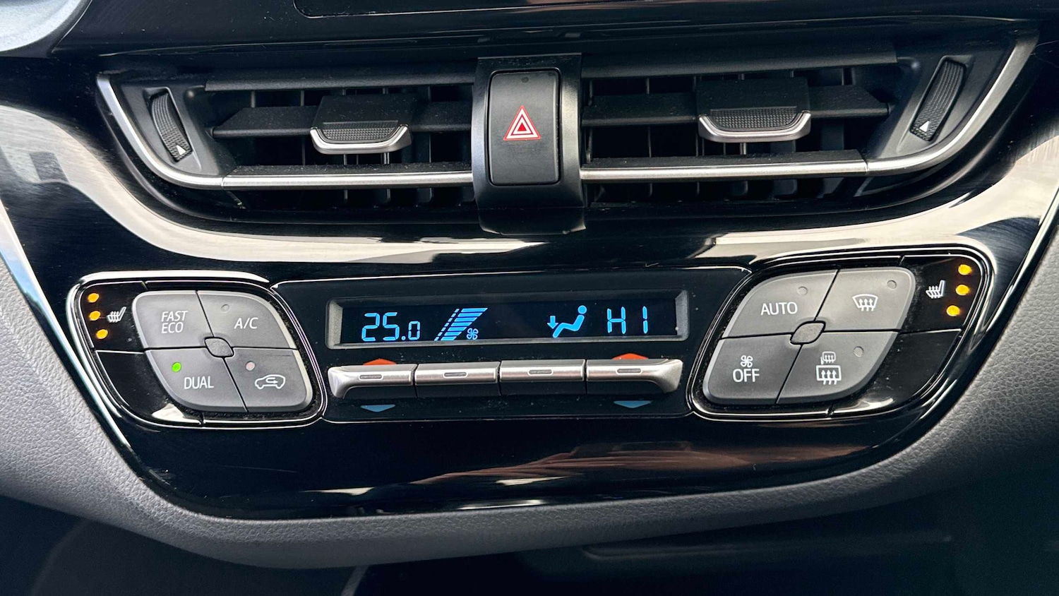 Used Toyota C-HR 2020 for sale - 76928924: Photo 24