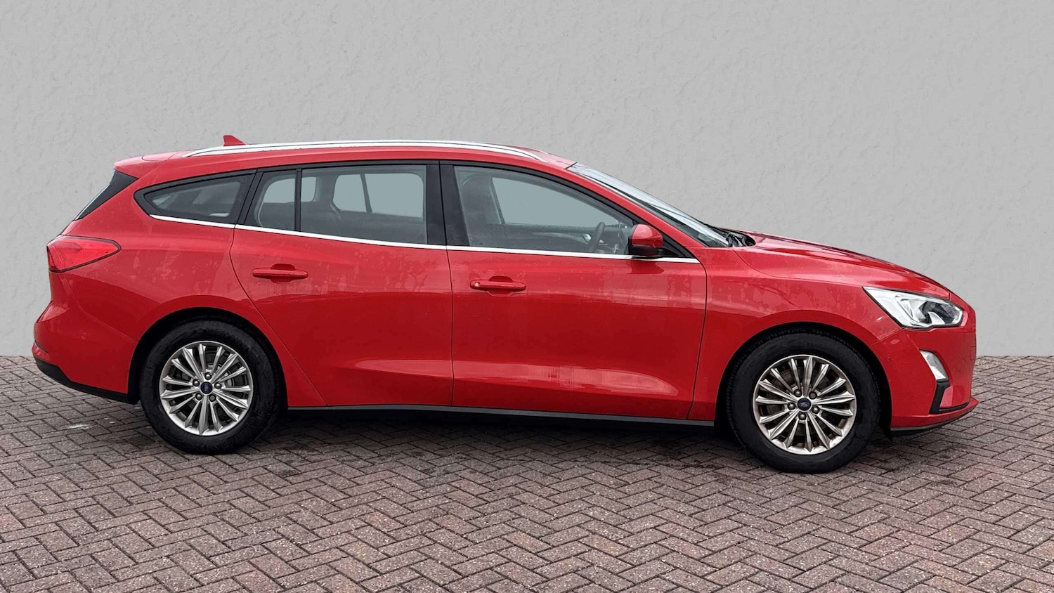 Used Ford Focus 2019 for sale - 76156277: Photo 2