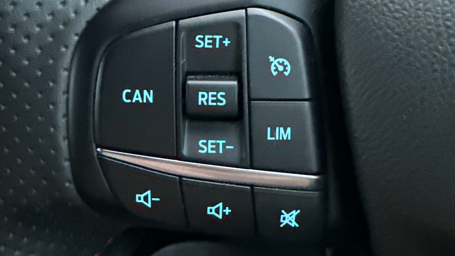 Used Ford Focus 2023 for sale - 77044135: Photo 18