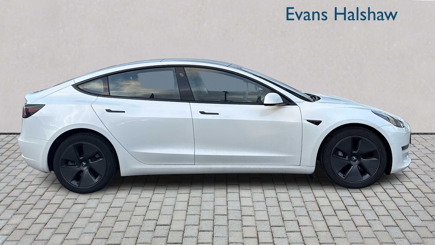 Used Tesla Model 3 2021 for sale - 76827609: Photo 2