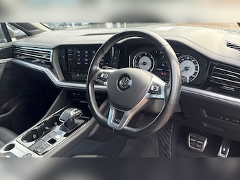 Used Volkswagen Touareg 2019 for sale - 79467058: Photo