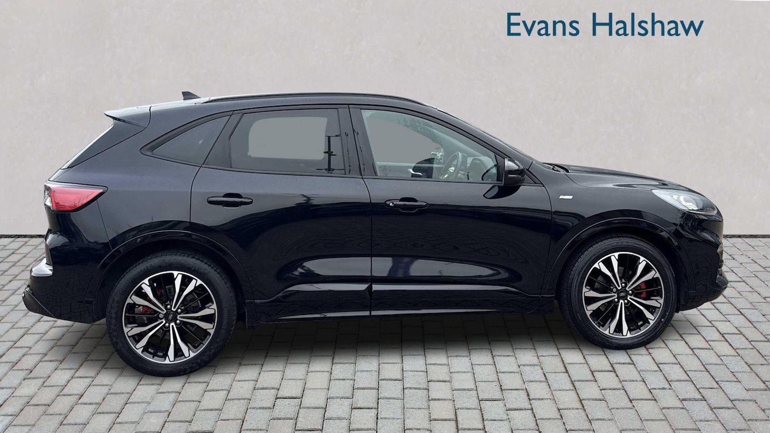 Used Ford Kuga 2022 for sale - 76242380: Photo 2