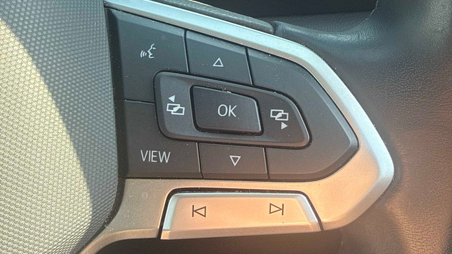 Used Volkswagen T-Roc 2023 for sale - 77972714: Photo 16