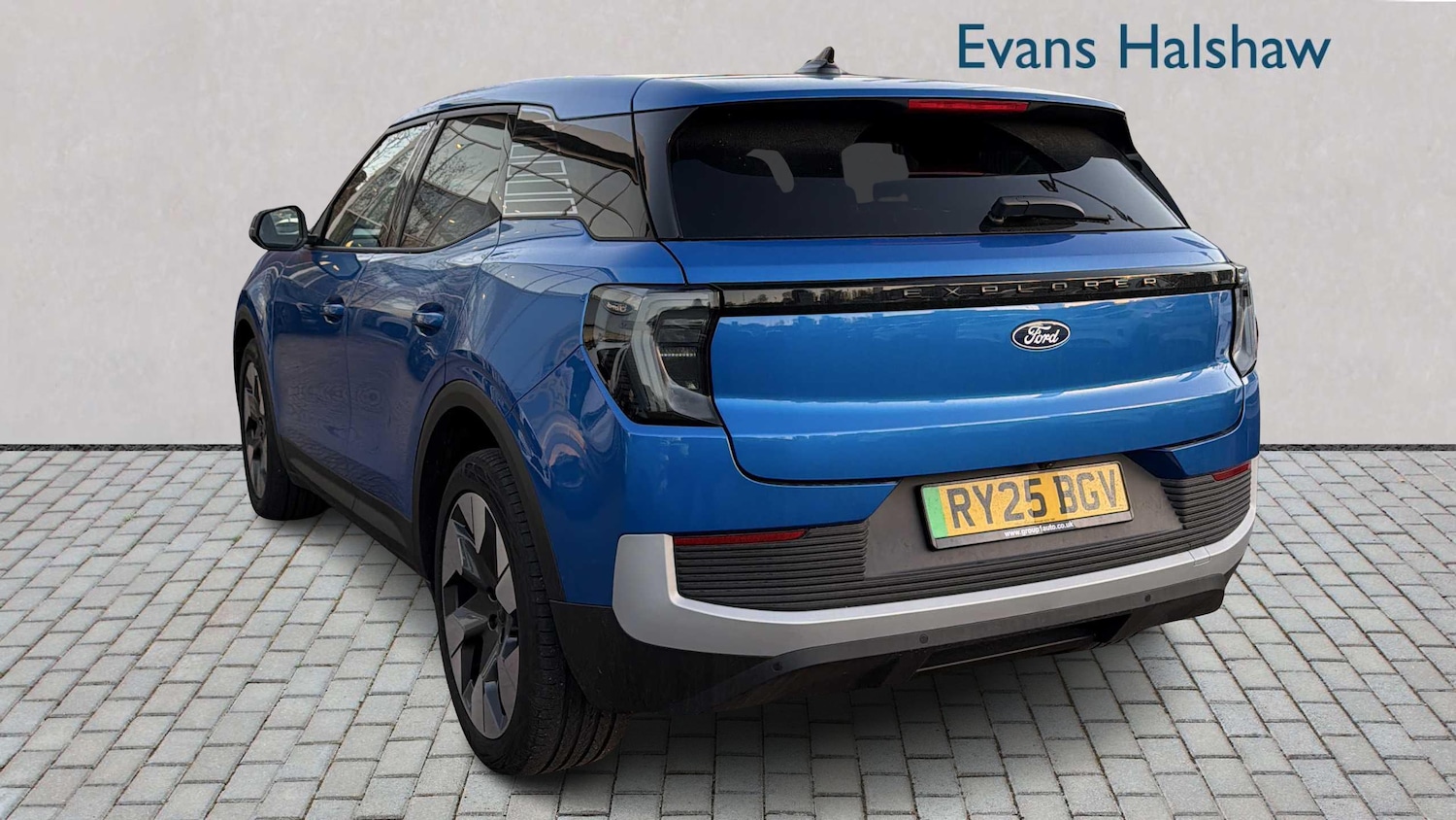 Used Ford Explorer 2025 for sale - 76705030: Photo 3