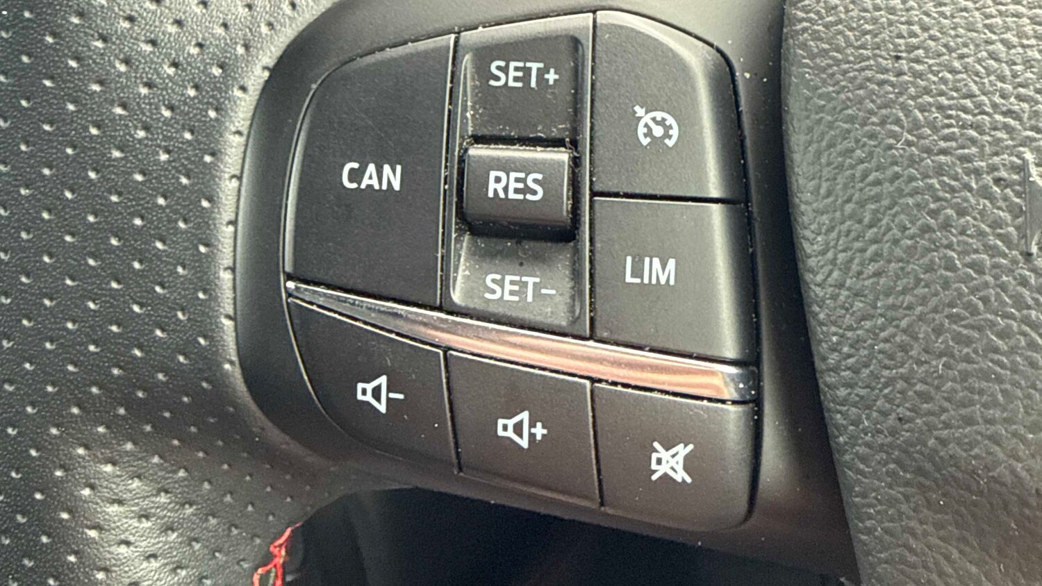 Used Ford Focus 2023 for sale - 77740899: Photo 17