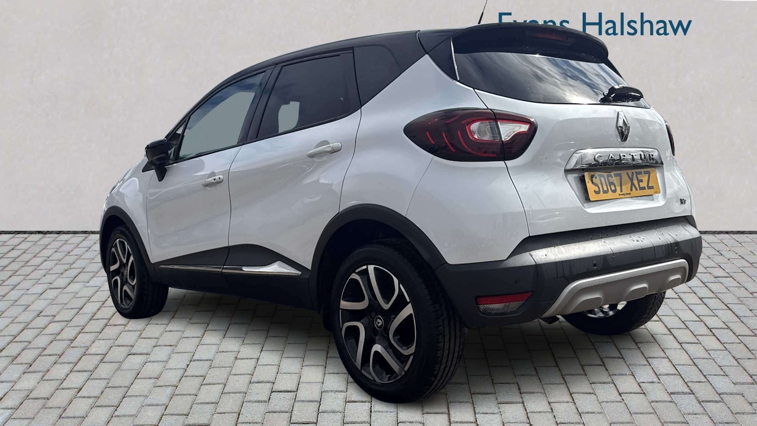 Used Renault Captur 2017 for sale - 78089623: Photo 2