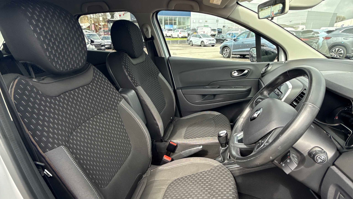 Used Renault Captur 2017 for sale - 78089623: Photo 4