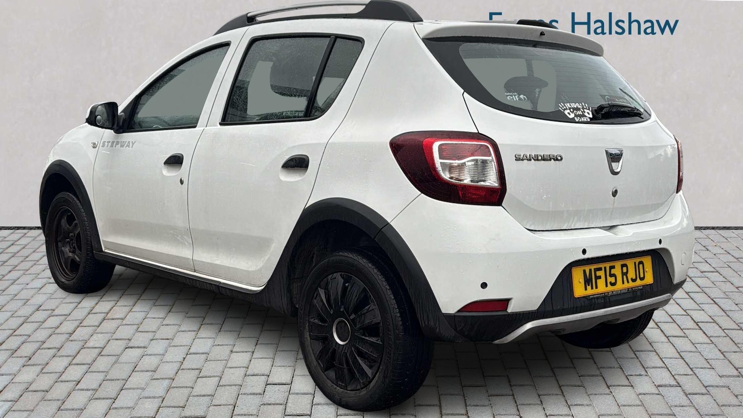 Used Dacia Sandero Stepway 2015 for sale - 77194724: Photo 2
