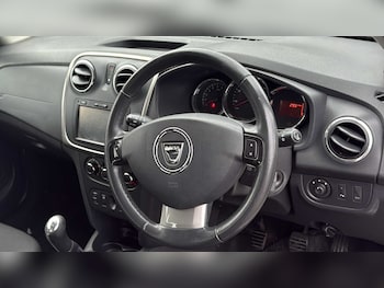 Used Dacia Sandero Stepway 2015 for sale - 77194724: Photo