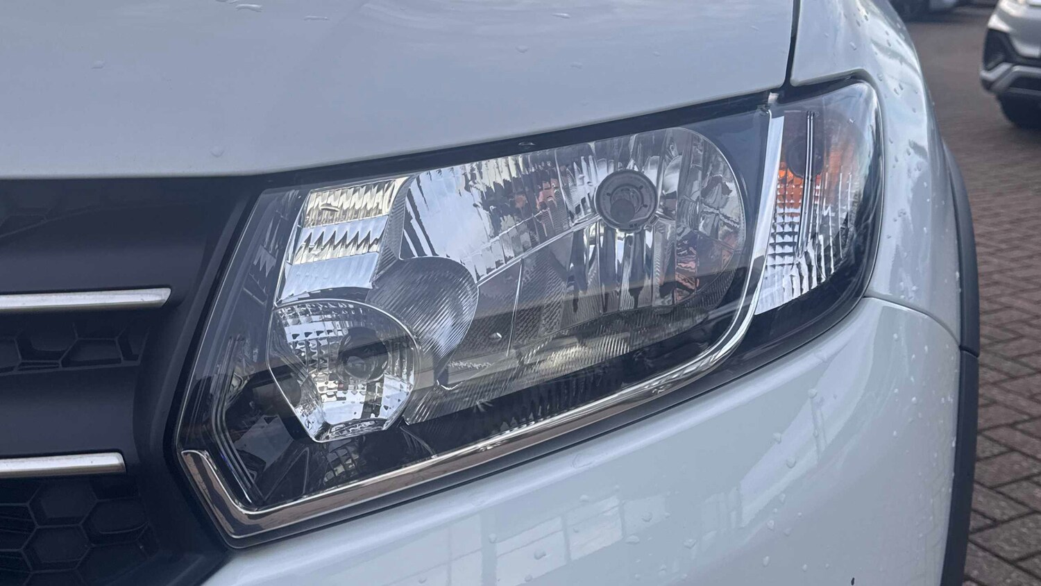 Used Dacia Sandero Stepway 2015 for sale - 77649032: Photo 15