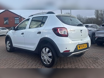 Used Dacia Sandero Stepway 2015 for sale - 77649032: Photo