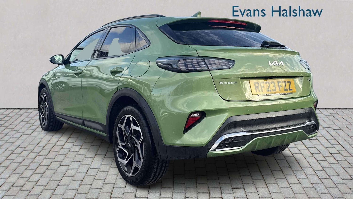 Used Kia XCeed 2023 for sale - 77661081: Photo 2