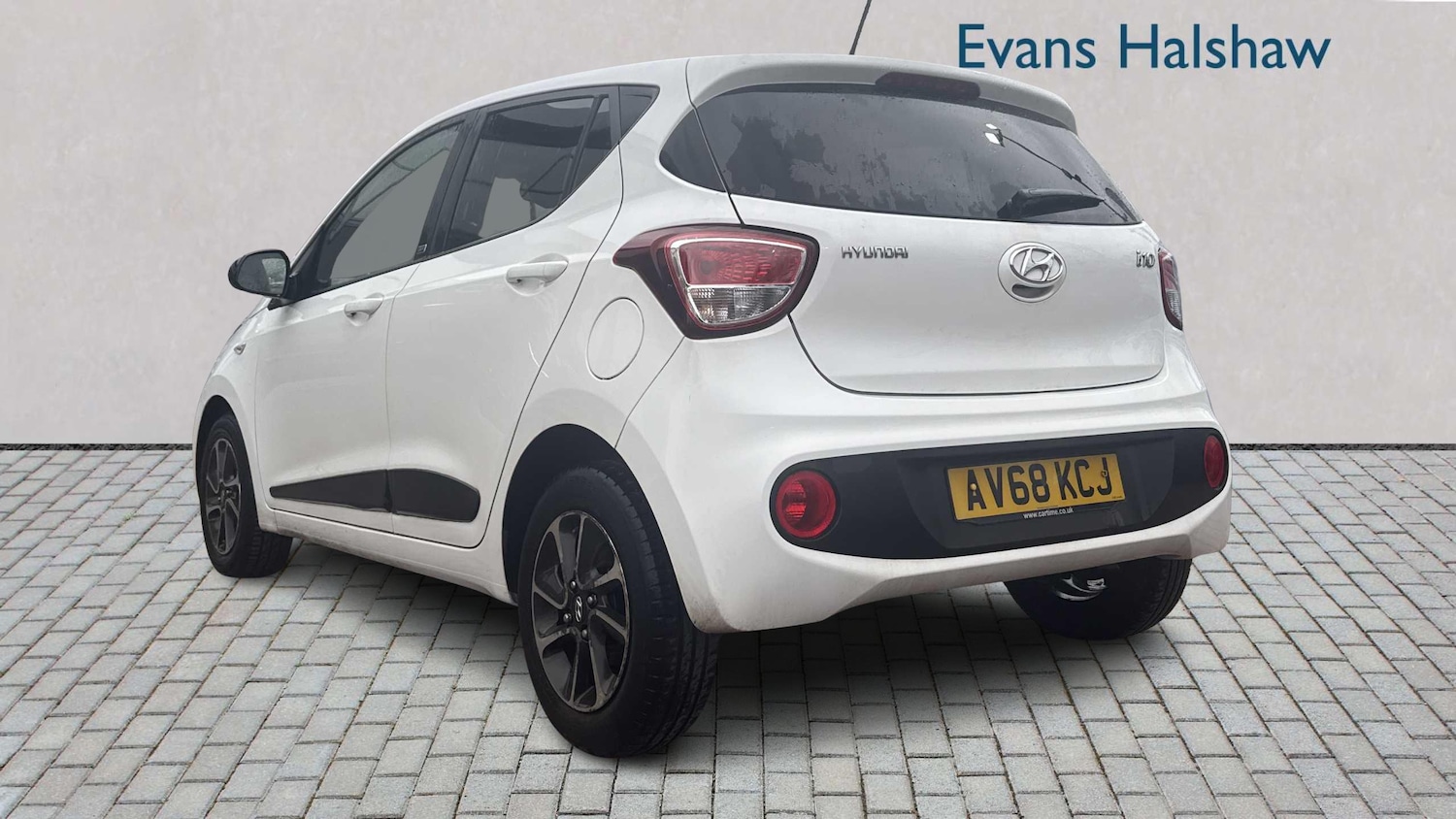 Used Hyundai i10 2018 for sale - 77514302: Photo 2