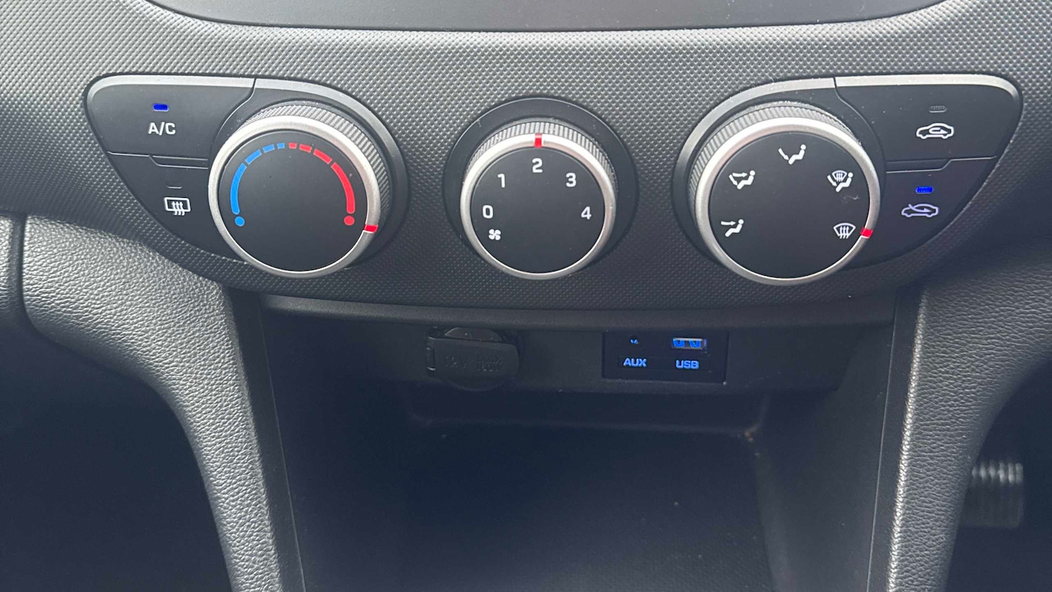 Used Hyundai i10 2018 for sale - 77514302: Photo 9