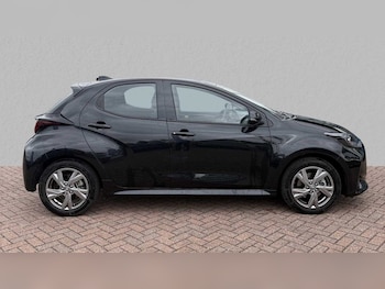 Used Toyota Yaris 2024 for sale - 75812925: Photo