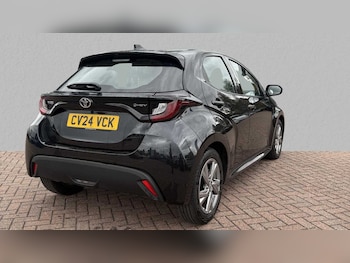Used Toyota Yaris 2024 for sale - 75812925: Photo