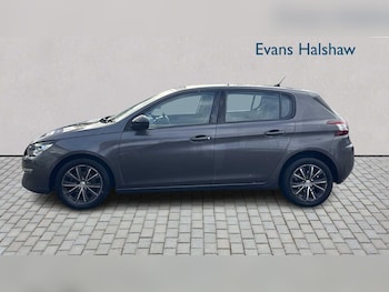 Used Peugeot 308 2015 for sale - 76401220: Photo