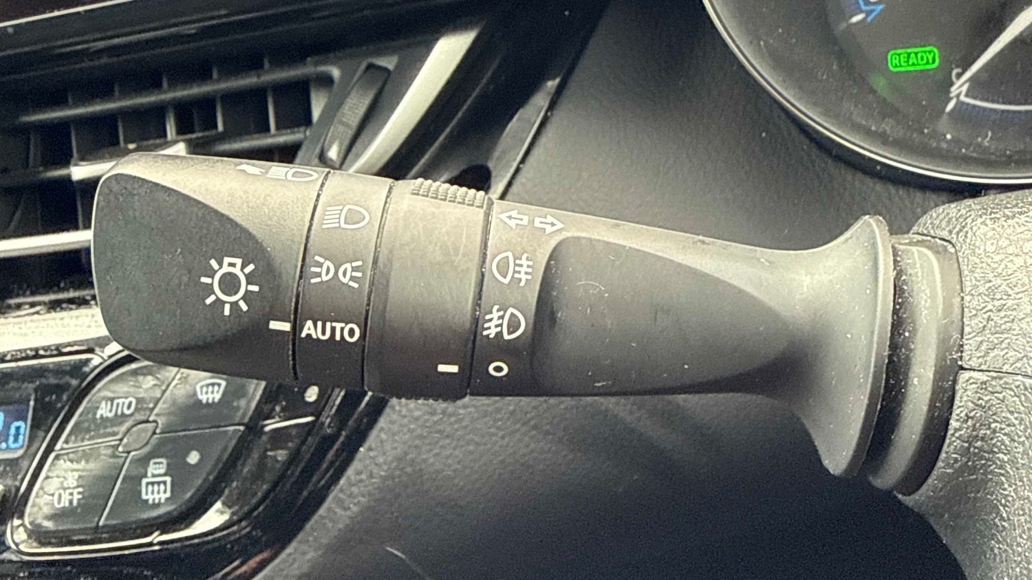 Used Toyota C-HR 2023 for sale - 77740782: Photo 15