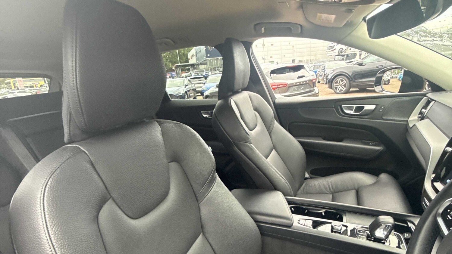 Used Volvo XC60 2023 for sale - 77194490: Photo 10