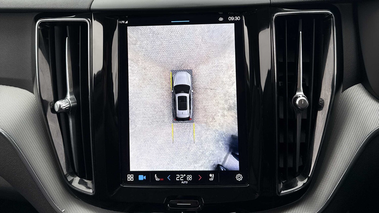 Used Volvo XC60 2023 for sale - 77194490: Photo 18