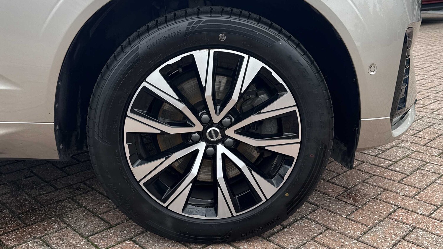 Used Volvo XC60 2023 for sale - 77194490: Photo 29