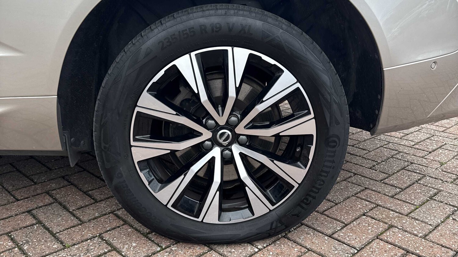 Used Volvo XC60 2023 for sale - 77194490: Photo 30