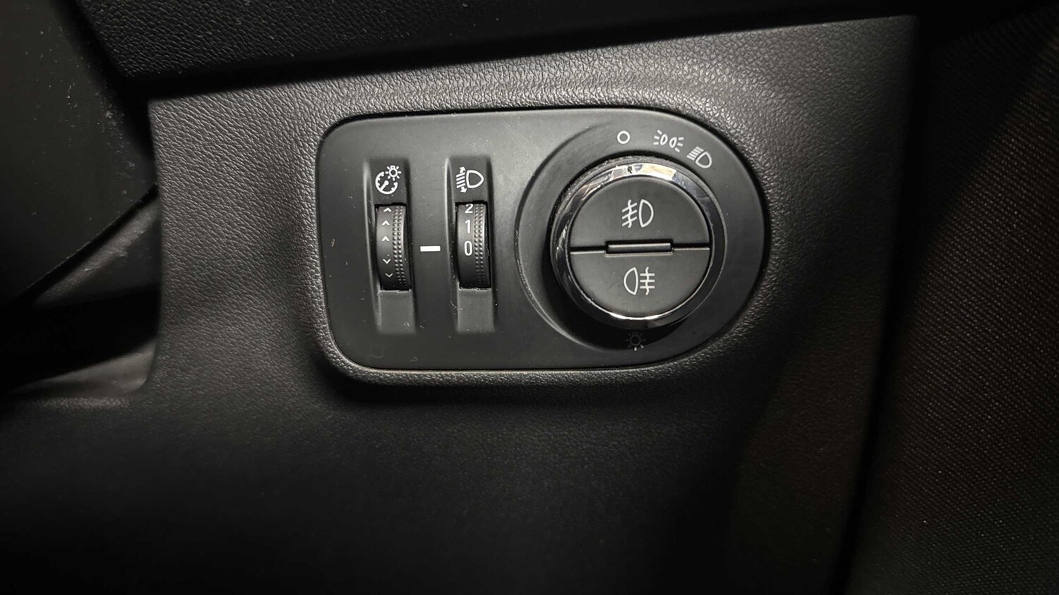 Used Vauxhall Corsa 2016 for sale - 76329347: Photo 25