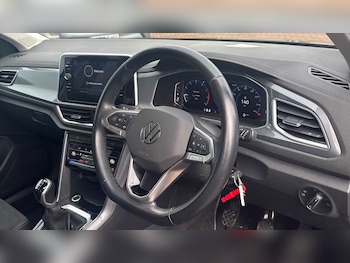 Used Volkswagen T-Roc 2022 for sale - 77514527: Photo