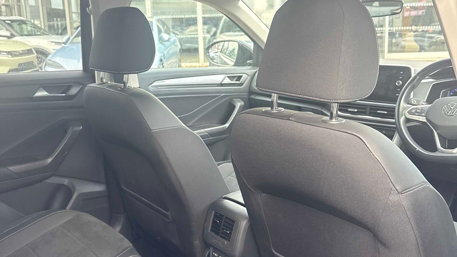 Used Volkswagen T-Roc for sale - 77514527: Photo 6