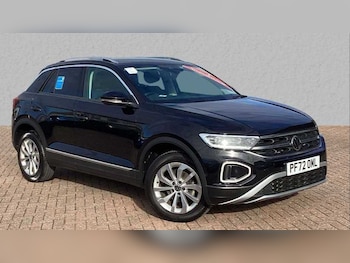 Used Volkswagen T-Roc 2023 for sale - 75812325: Photo