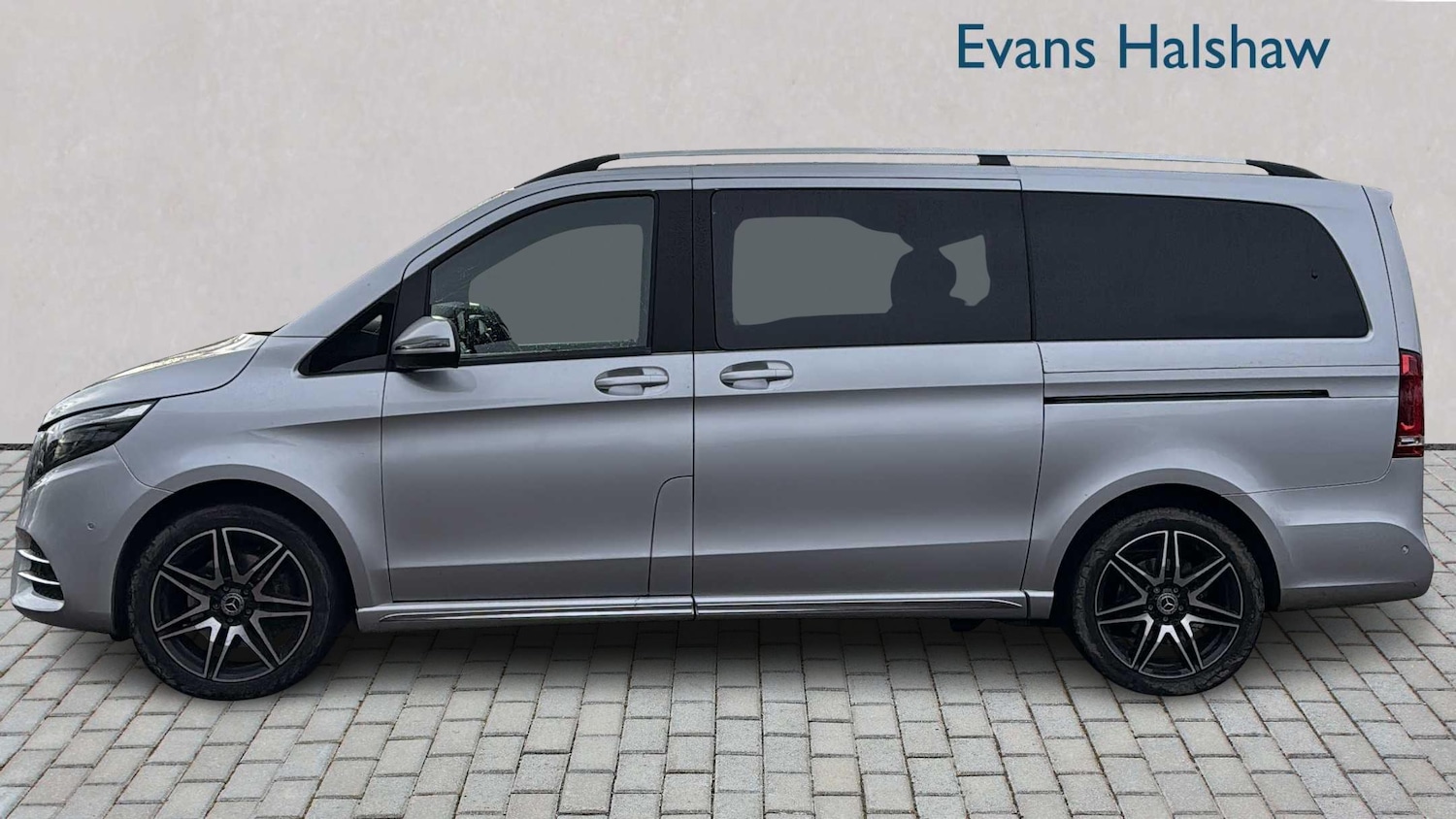 Used Mercedes-Benz V-Class 2023 for sale - 77194483: Photo 4